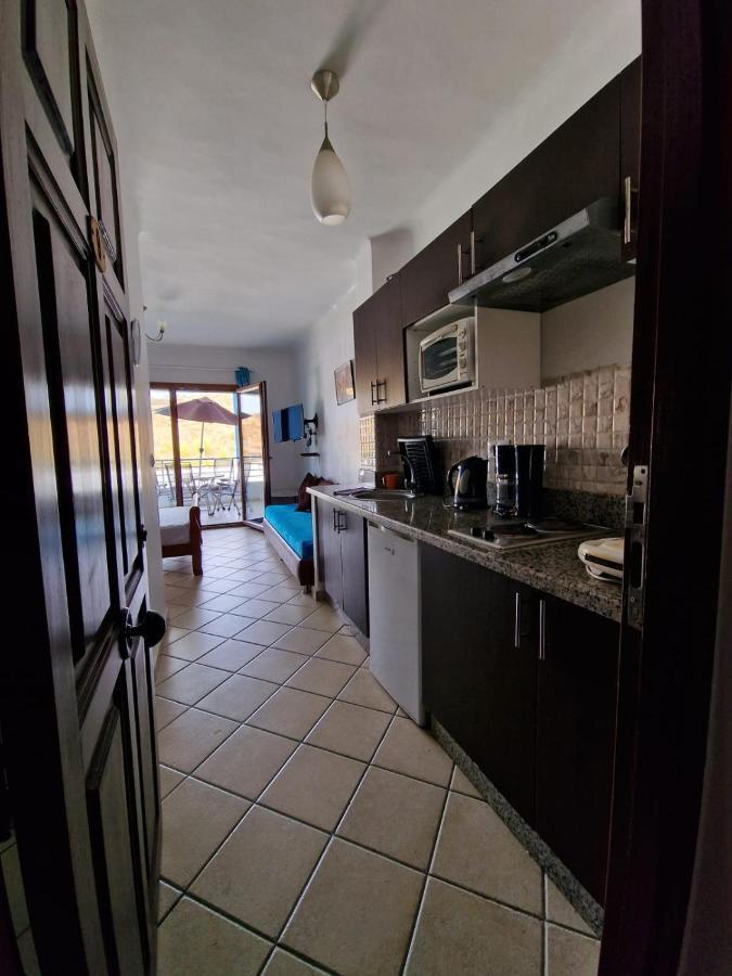 Studio hautte game avec piscine. Cabo Negro Esterno foto